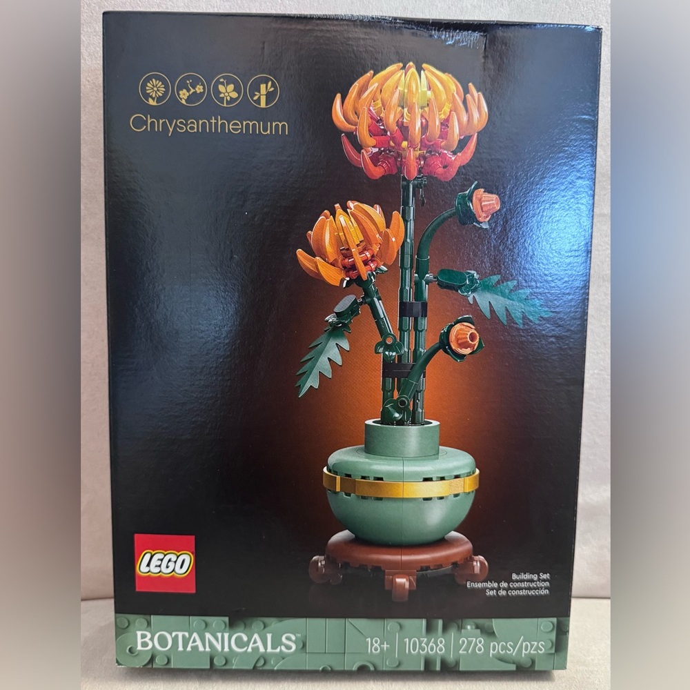 New in box Lego Chrysanthemum. Botanicals series.